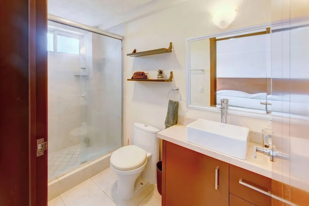 Beautiful Condo With Pool and Close to the Beach