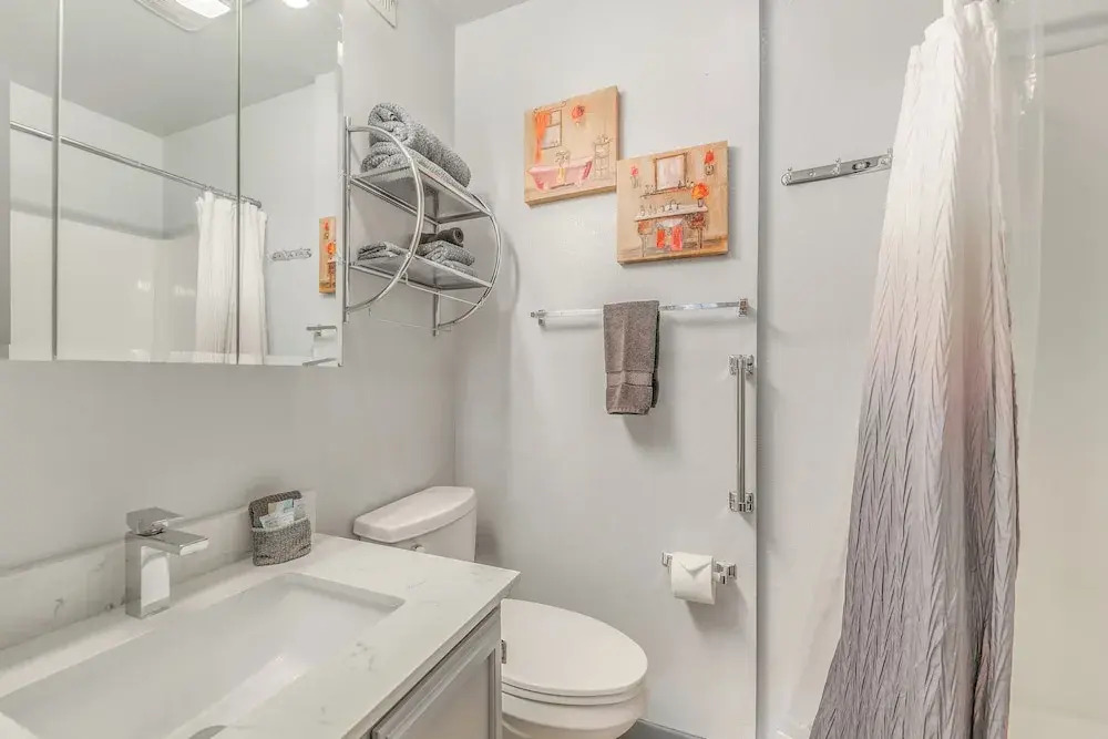 Condo Near Midtown Ruidoso w/ Furnished Deck!