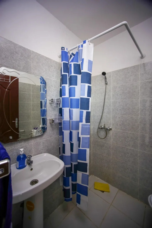 Appartement neuf, entouré de verdure + piscine