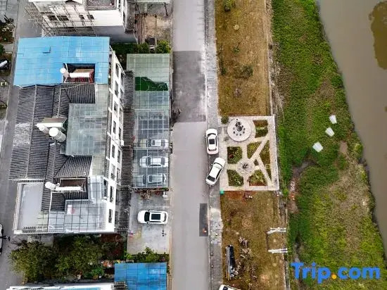 Yiqing Courtyard
