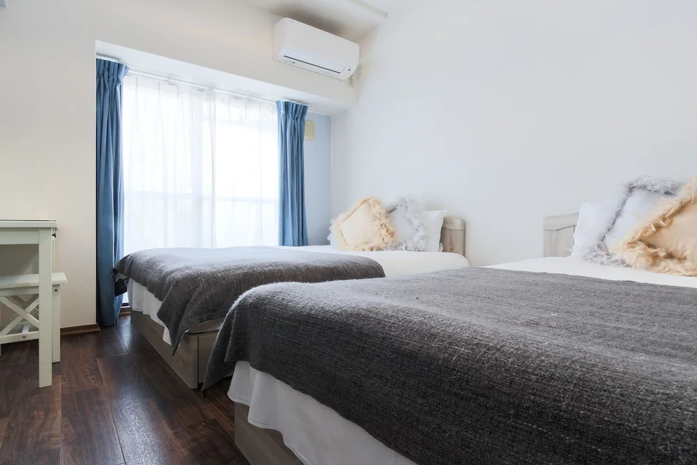 Grand Court Namba 401