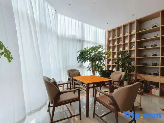 Jinruige · Luxury Private Banquet Homestay (Kunming Railway Station Wanda Plaza)