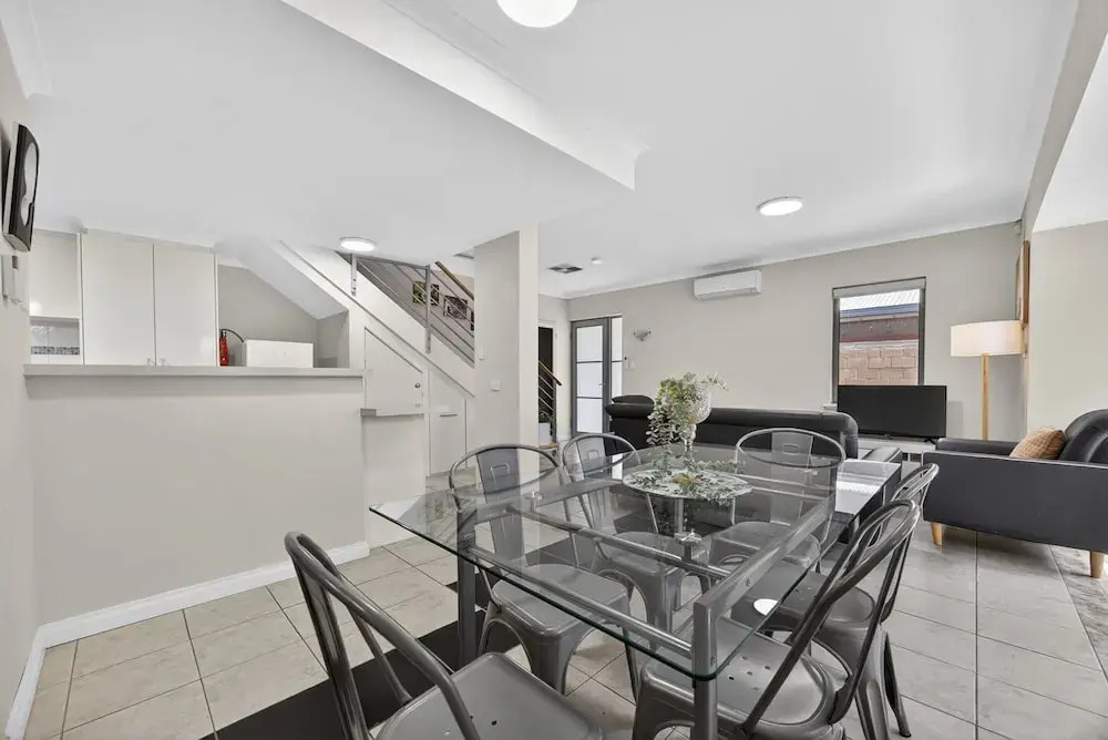 3-bedroom Escape With Outdoor Living Area