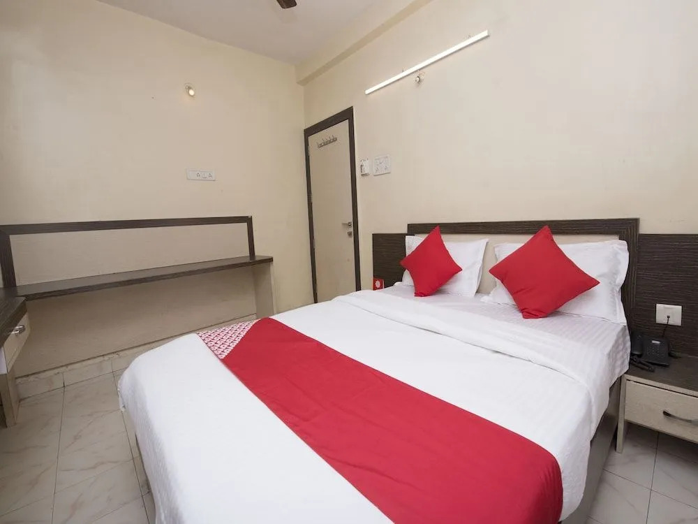 OYO 23631 Mukesh Residency