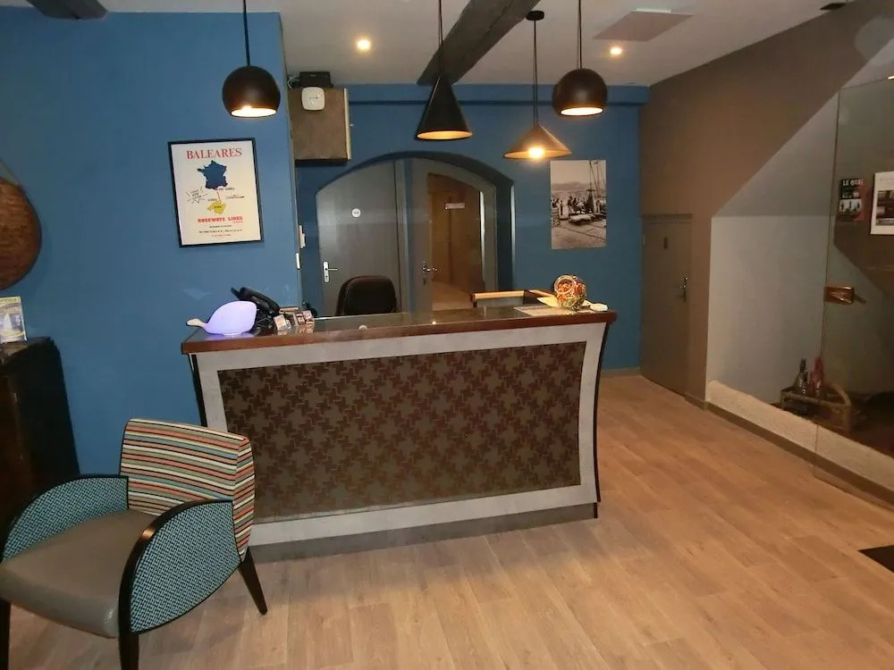 Hotel Sur Le Quai