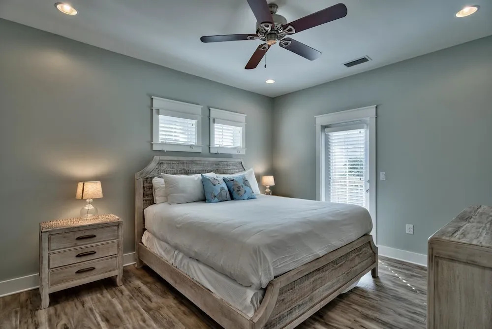 Camino de la Playa 4 Bedroom Holiday Home by Five Star Properties