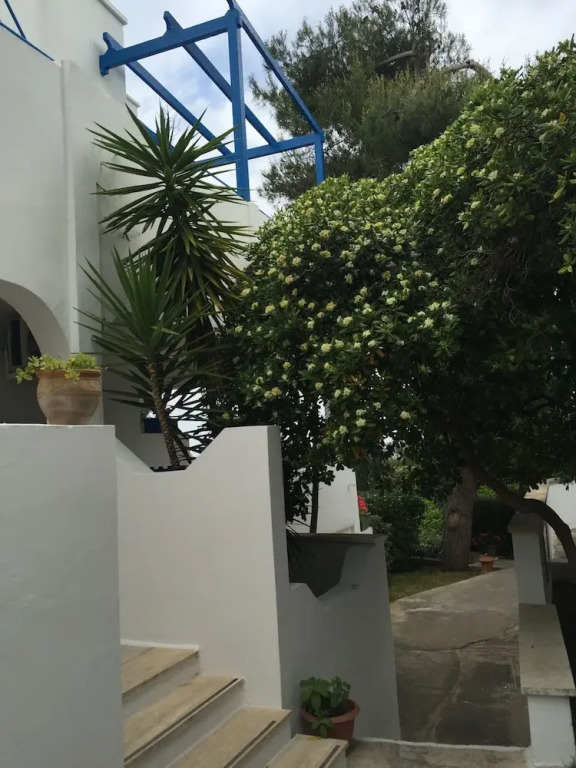 Villa Flora Studios & Apartments