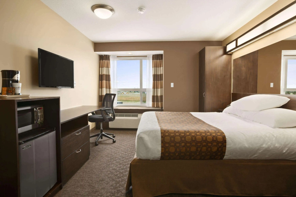 Microtel Inn & Suites by Wyndham Blackfalds Red Deer North