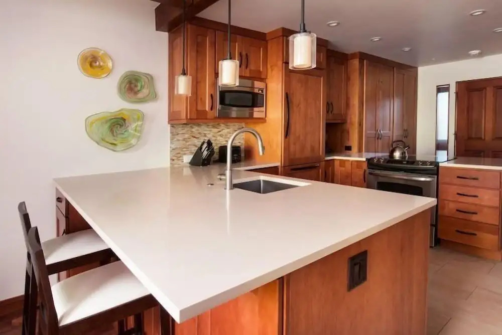 Luxury 2 Bedroom Downtown Aspen Vacation Rental With Access To A Heated Pool, Hot Tubs, Game Room And Spa
