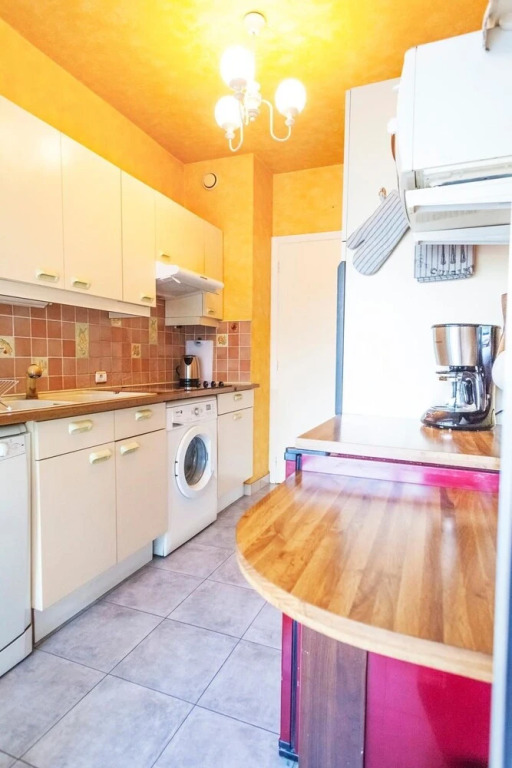 11 Alexandre III Apartment 2