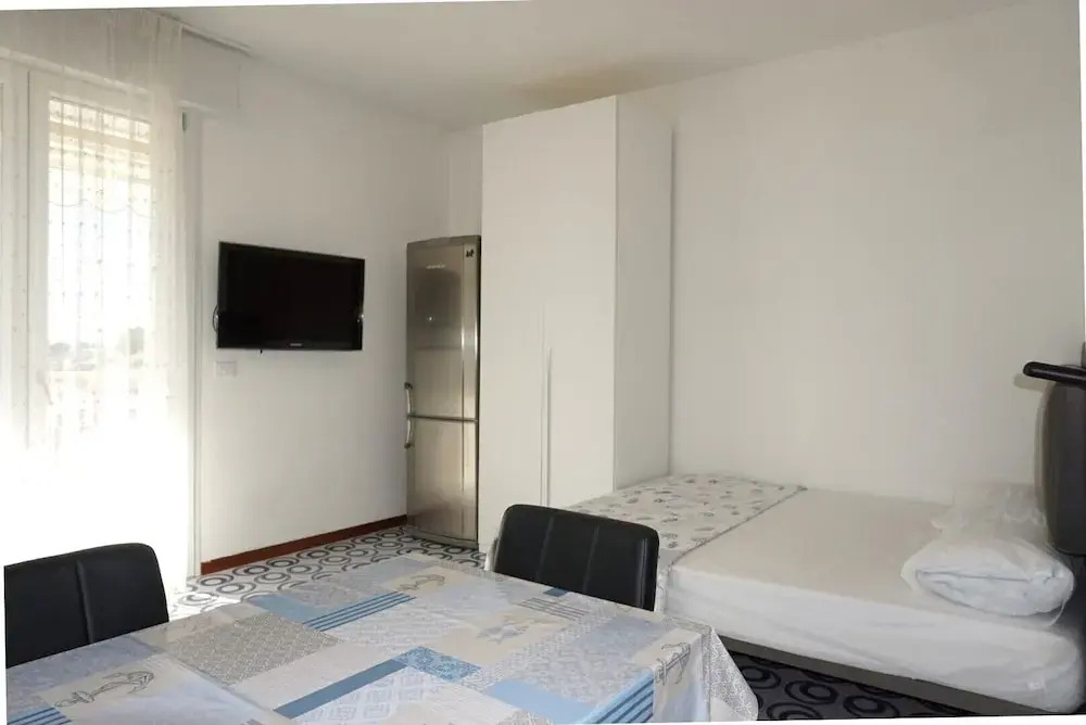 Beautiful Studio in Residence With Swimming Pool by Beahost Rentals