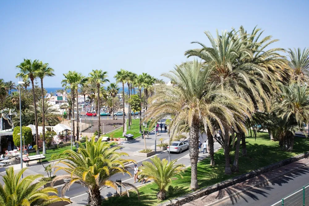 Las Americas Downtown Apartment, Prime location