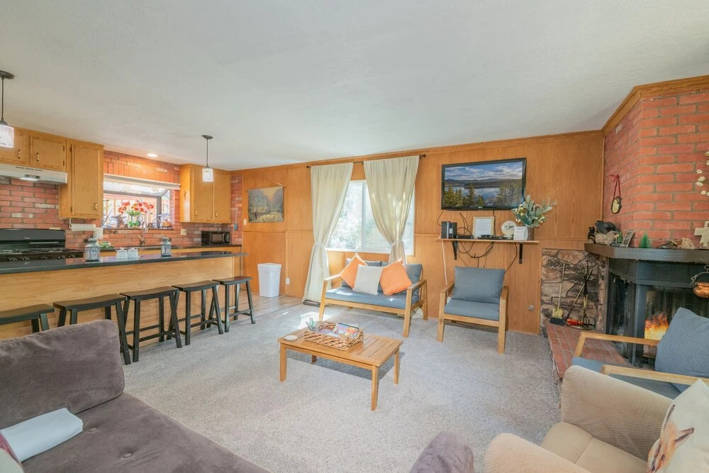 Nottingham's Nook - Tucked Away On A Quiet And Serene Lot Amongst The Trees! 2 Bedroom Home