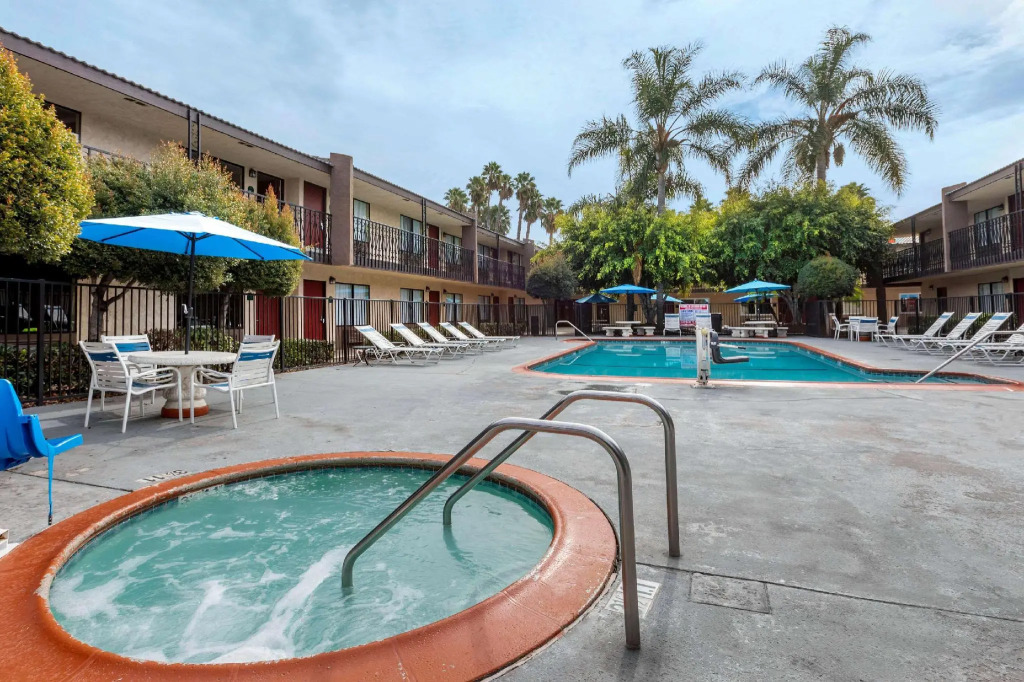 The Buena Park Hotel & Suites
