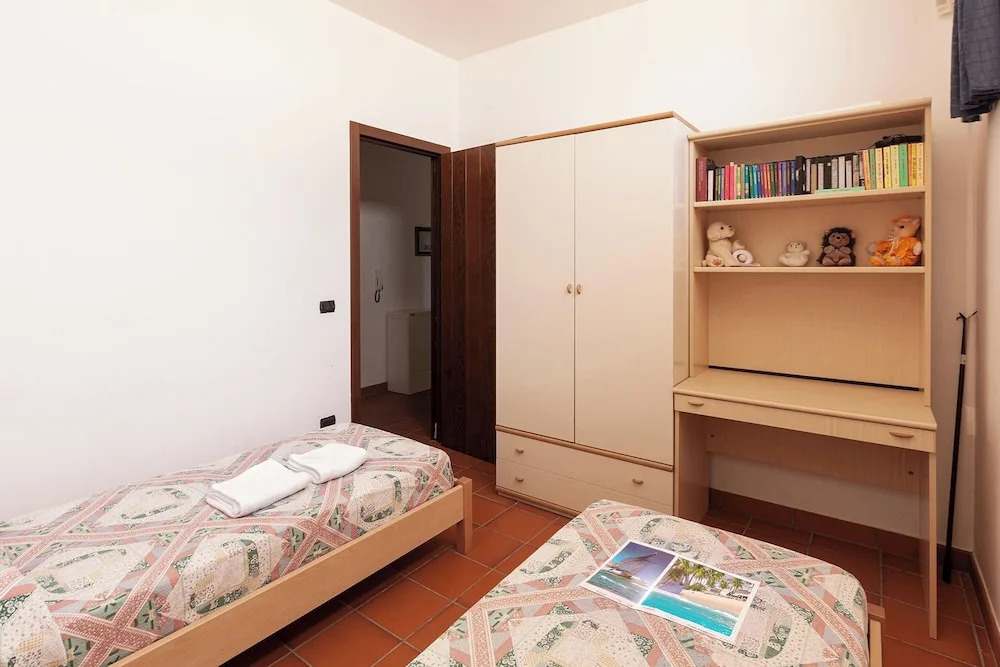 Villa Menhir with pool garden and tennis - Happy Rentals