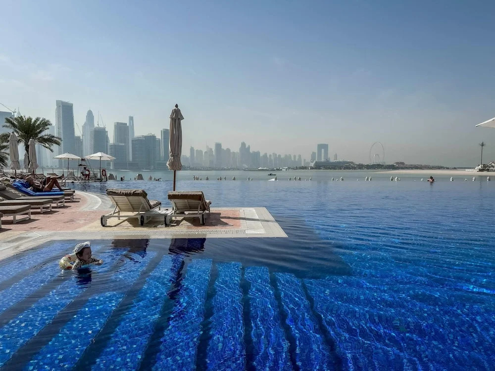 High End 4BR Penthouse With Private Pool and Skyline Views