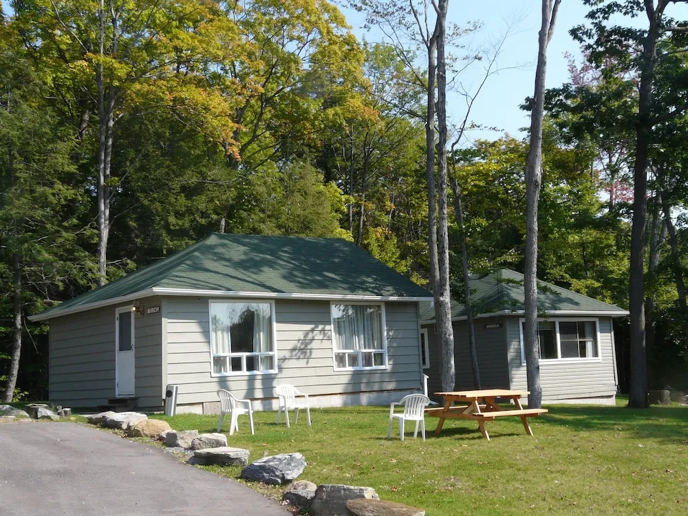 Crestwood Inn