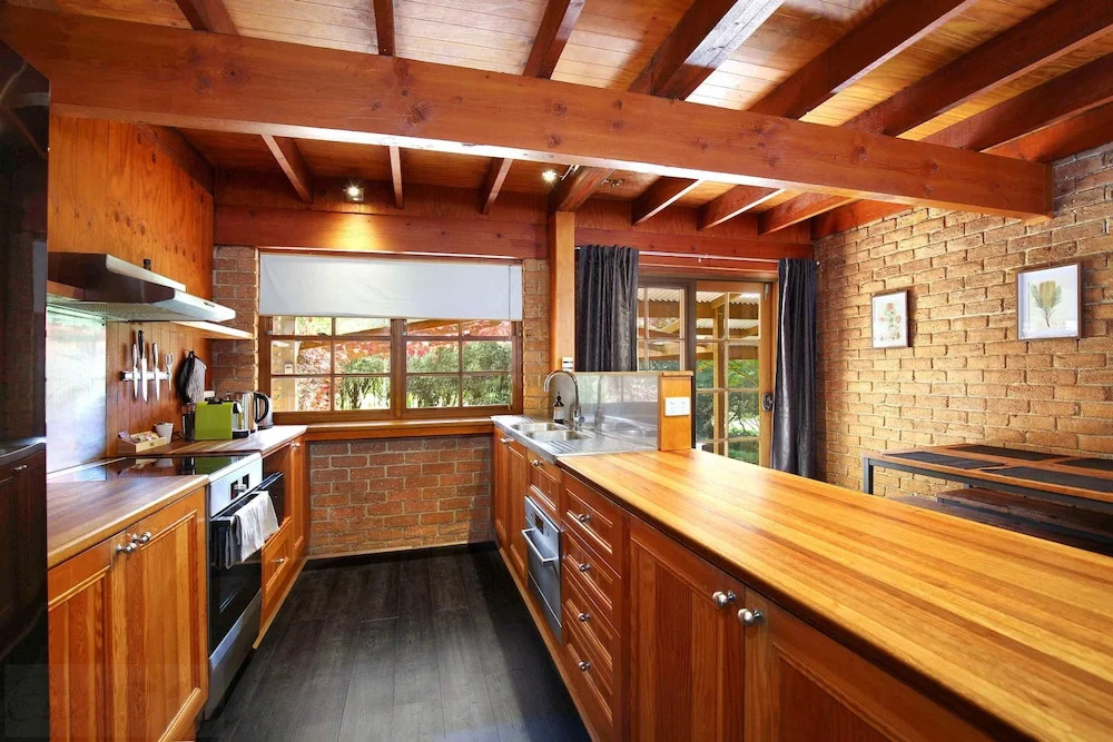 Honeysett Lodge