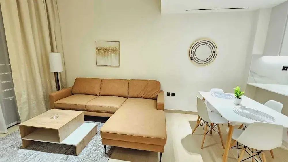 OYO HOME 1405 Spacious 1bed In Jvc Be