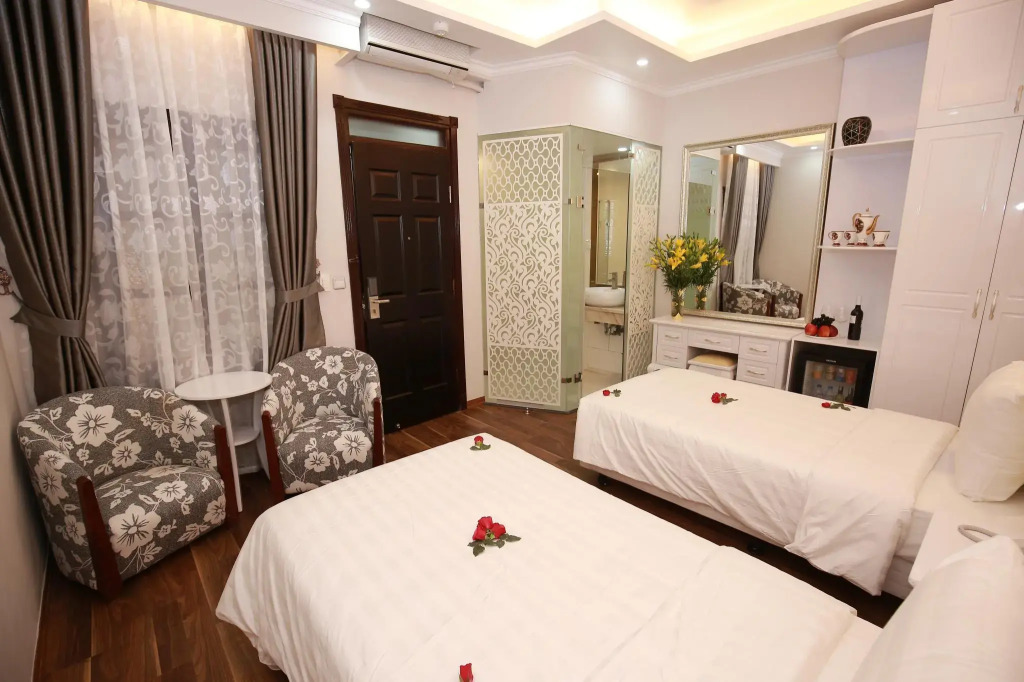 Little Hanoi Deluxe Hotel