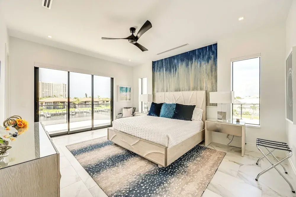 Luxe Home w Heated Infinity Pool on Marco Island