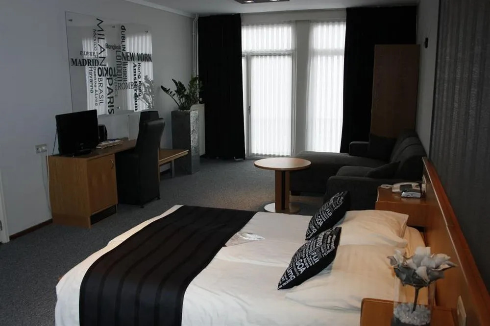 Hotel & Appartementen Royal