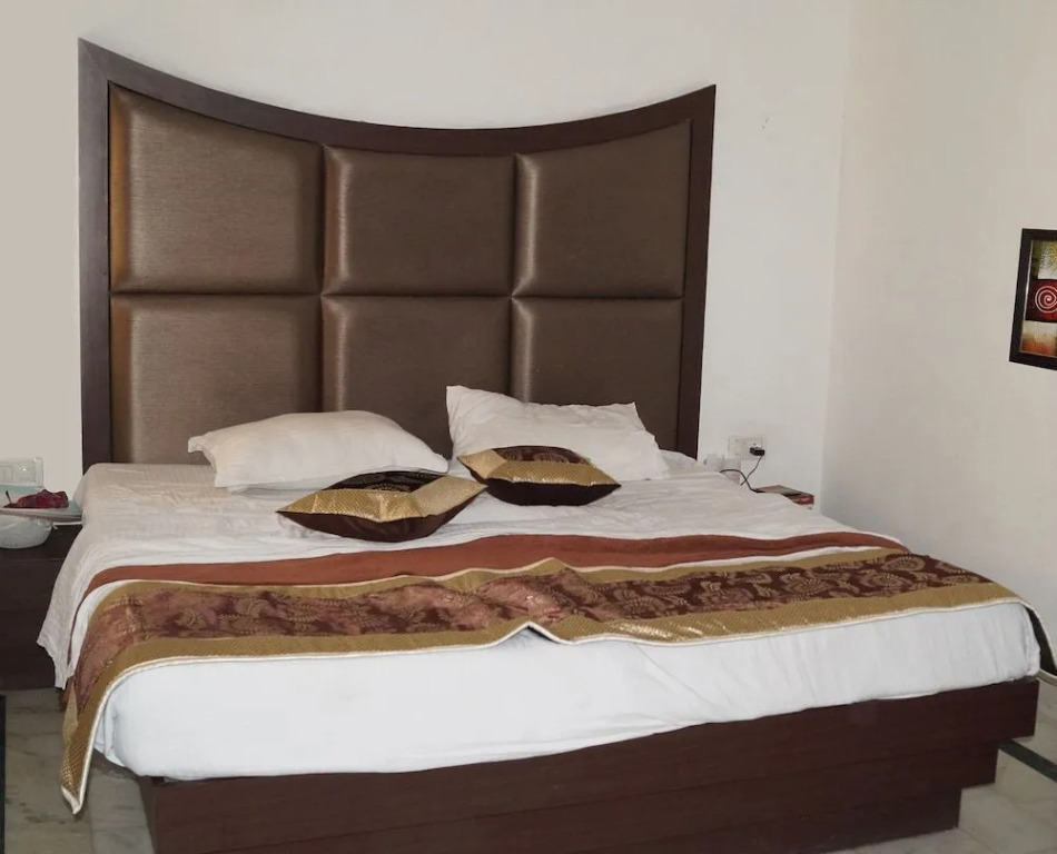 Optimum Sheela Inn @ Taj