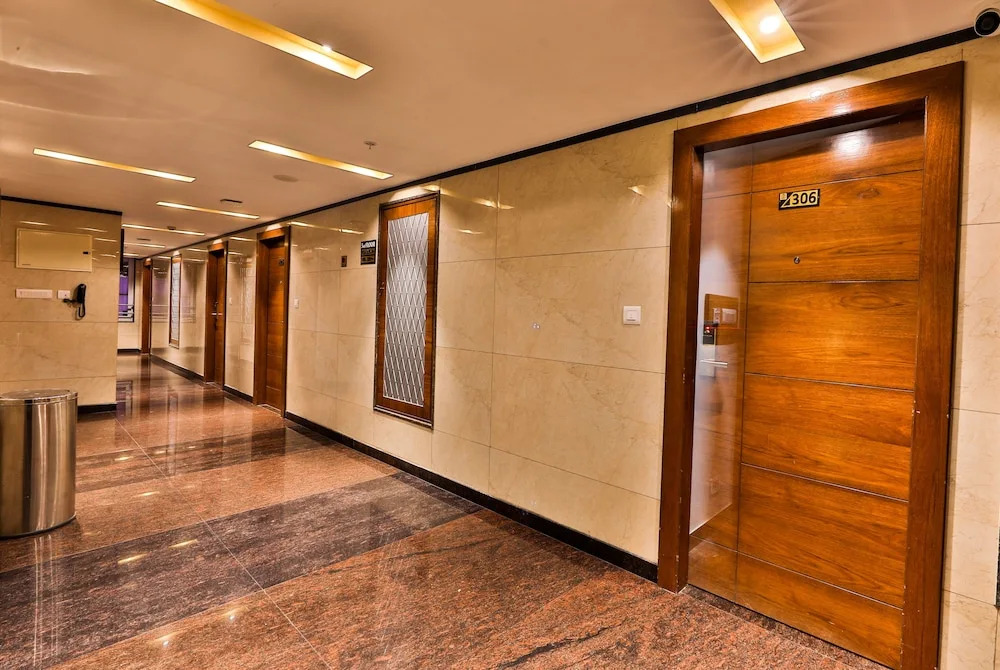 Hotel Vbr Grand Inn