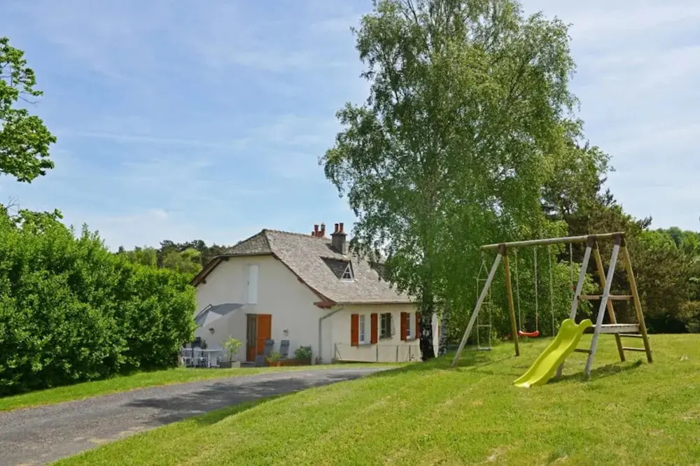 House With 3 Bedrooms in Entraygues-sur-truyère, With Enclosed Garden and Wifi - 13 km From the Beach
