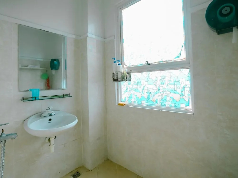 OYO 575 Van Xuan Hotel