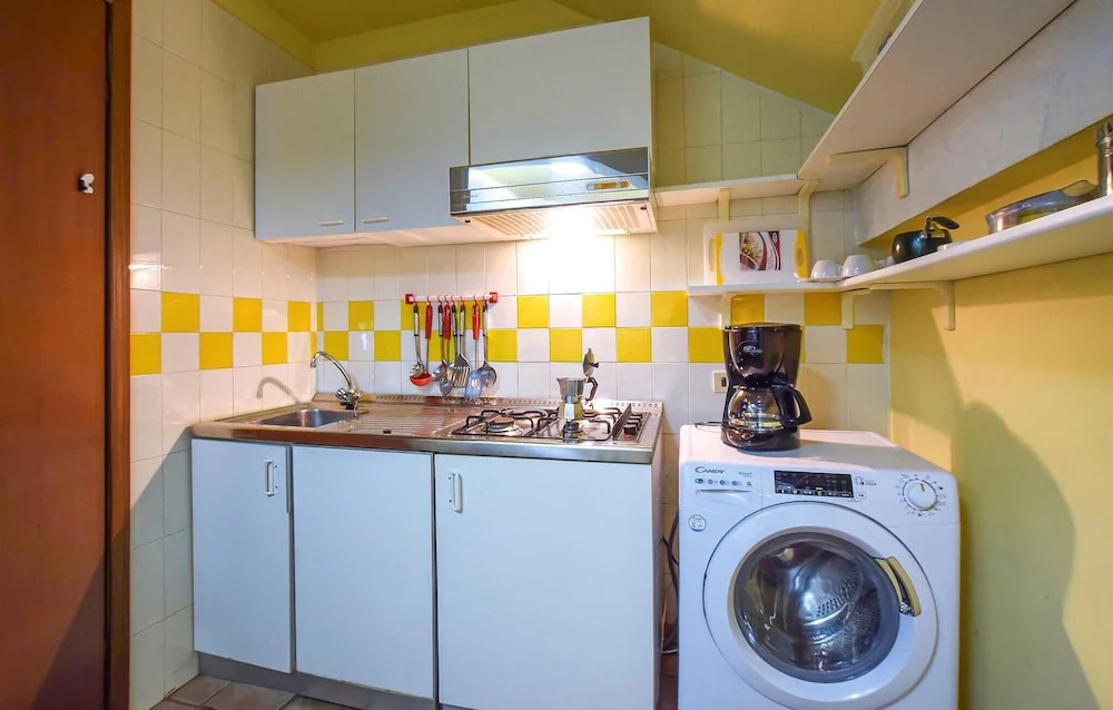 Beautiful Apartment in San Massimo With 2 Bedrooms and Wifi