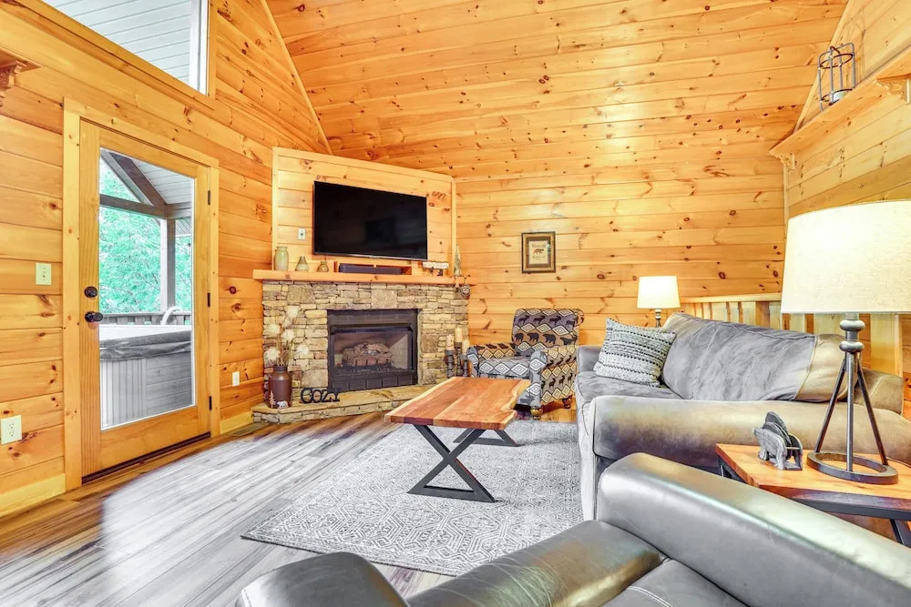 2-tier Deck & Hot Tub: Quiet Sevierville Cabin