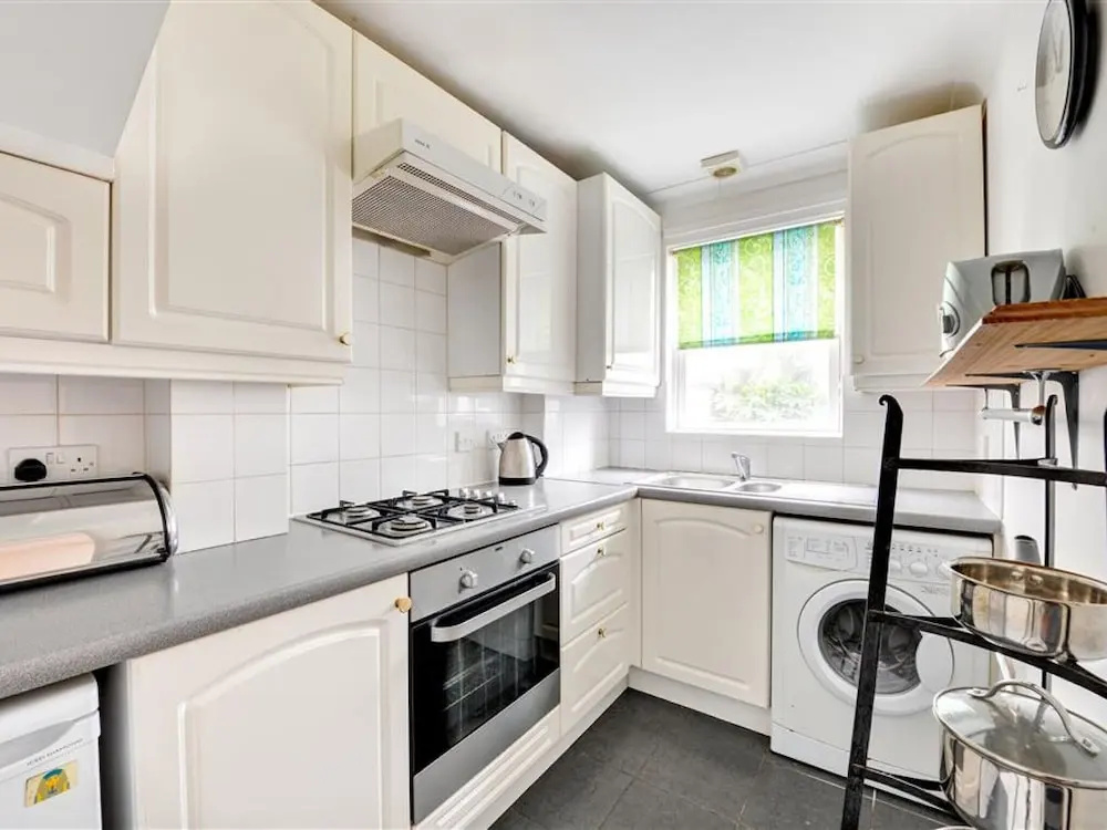 Serene Holiday Home in Hove With Garden