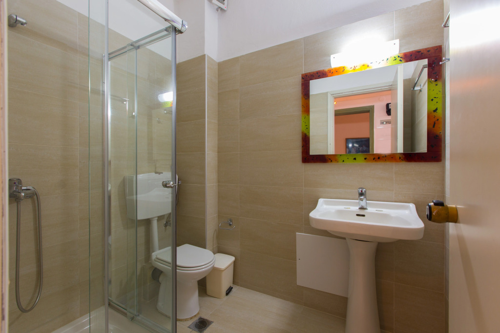 Eltina Hotel