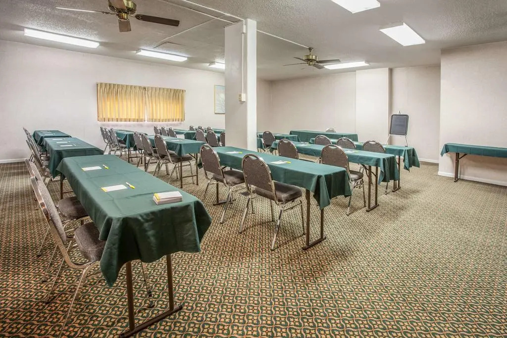 Days Inn St Joseph