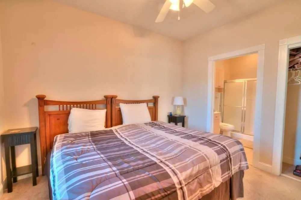 Magnolia Pointe 305-4882