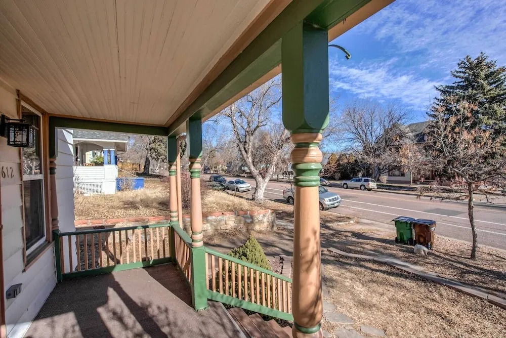 Pet Friendly 1900 Classic 3 Bedroom Value