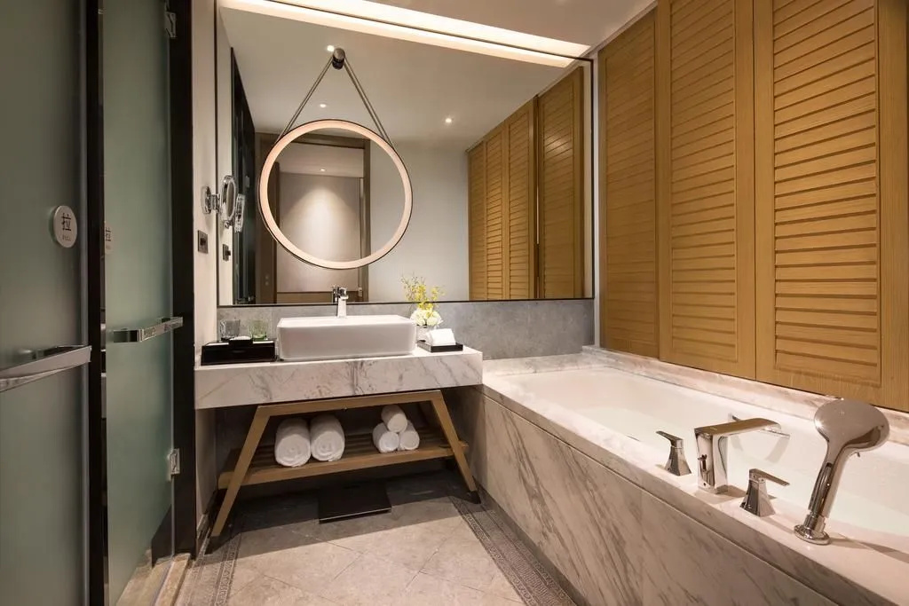 Crowne Plaza QingdaoOriental Movie Metropolis by IHG