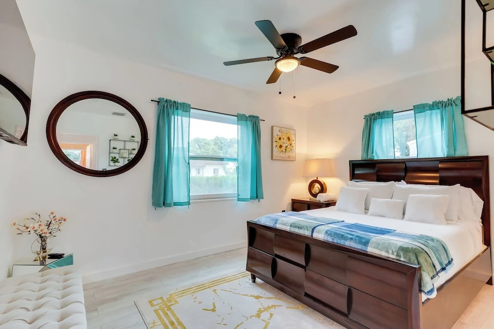 Stylish Miami Home: 2 Mi to Intracoastal Waterway!