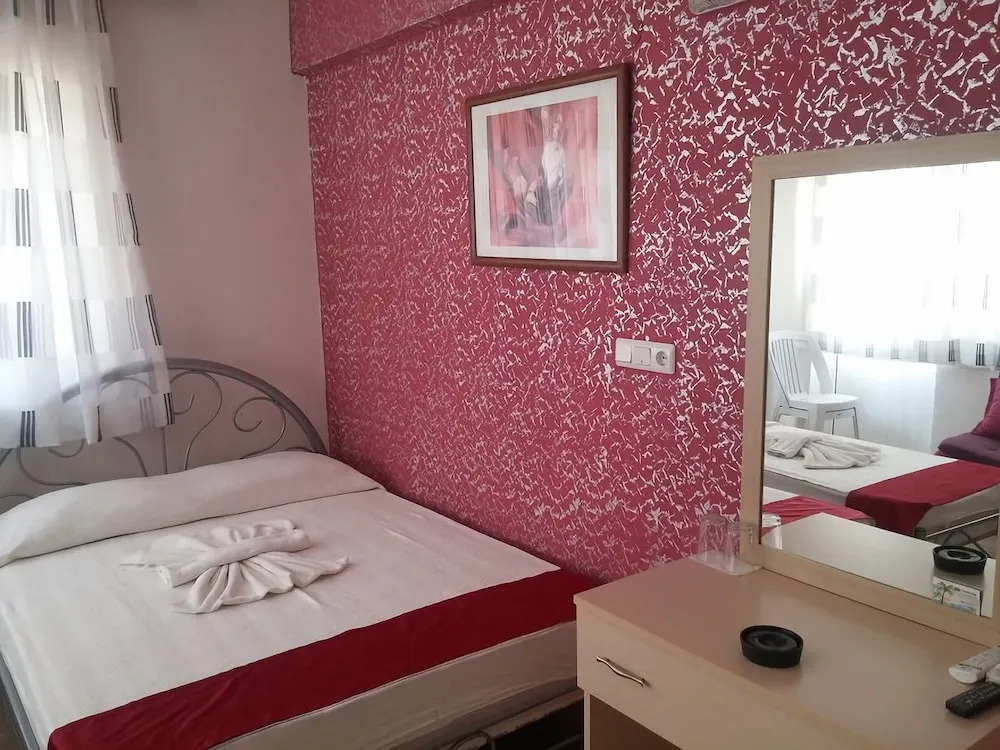 Uc Mevsim Otel
