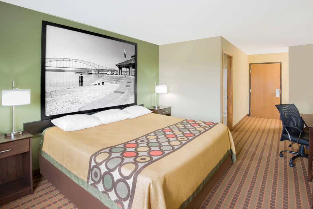 Super 8 by Wyndham Story City