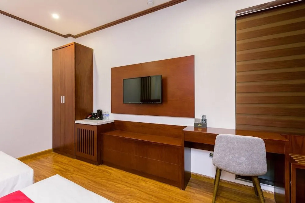 Oyo 759 Phuong Huy Ha Long Hotel