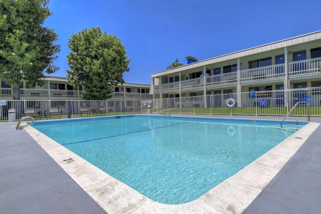 Motel 6-Claremont, CA