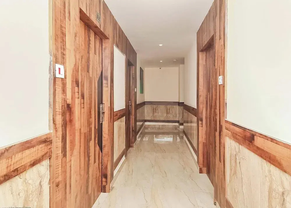 Sri Surabhi Luxurious Rooms