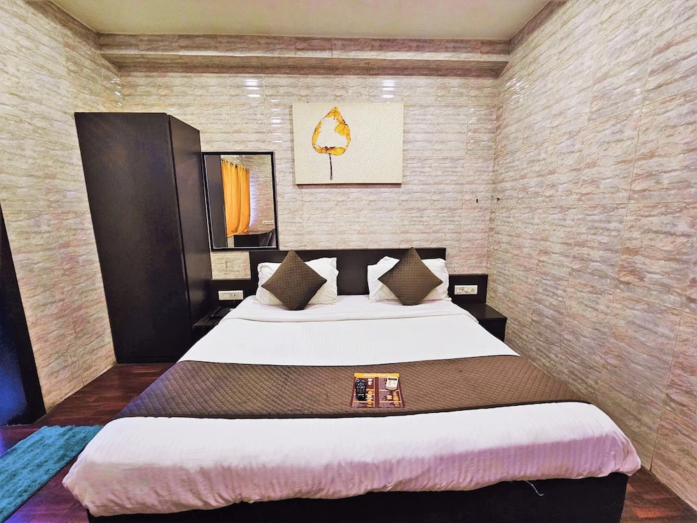 FabHotel SK - Nr Rajkot Municipal Corporation, Central Zone 120M