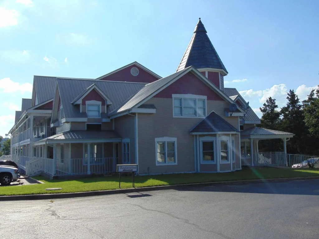 Candlelight Inn