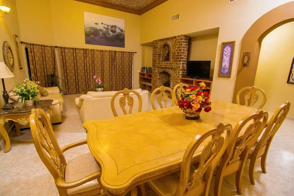 Villa 6 - 4 Br Villa