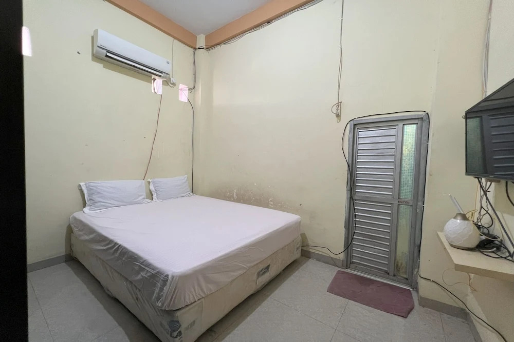 Hotel O Rafira Losmen NearYani Heahlerr