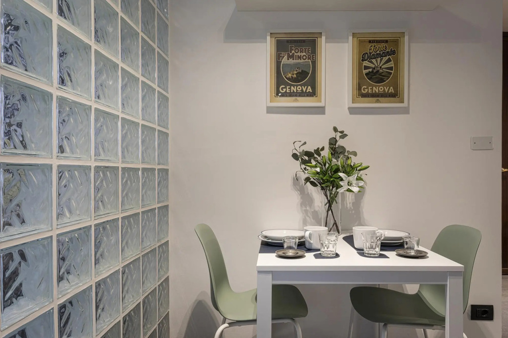 Dante 9 in Genova with 1 bedrooms and 1 bathrooms