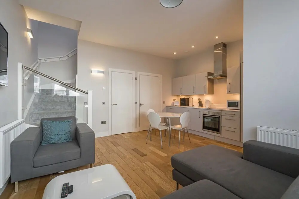 Modern 2BR Mews House